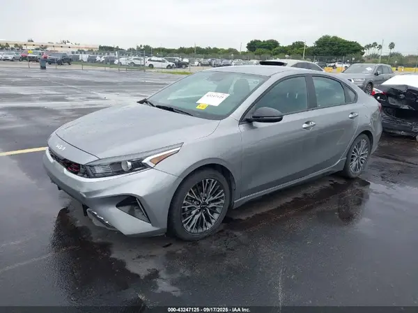 3KPF54AD9PE683919 2023 KIA FORTE - Image 2