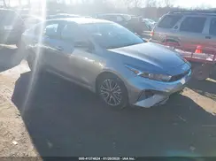 3KPF54AD9RE690887 2024 KIA FORTE
