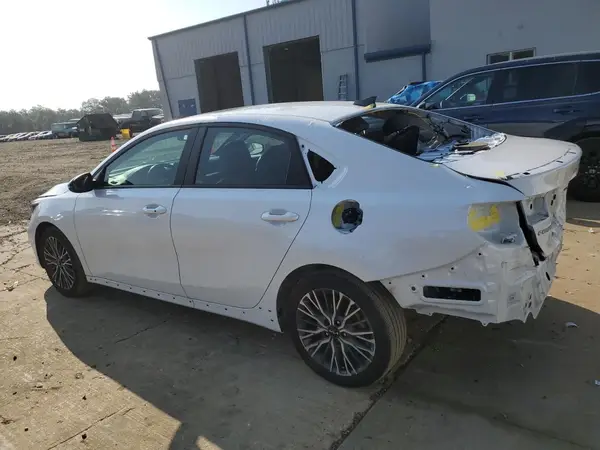 3KPF54AD9RE691893 2024 KIA FORTE - Image 2