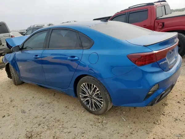 3KPF54AD9RE702942 2024 KIA FORTE - Image 2