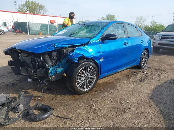 3KPF54AD9RE703122 2024 KIA FORTE - Image 2
