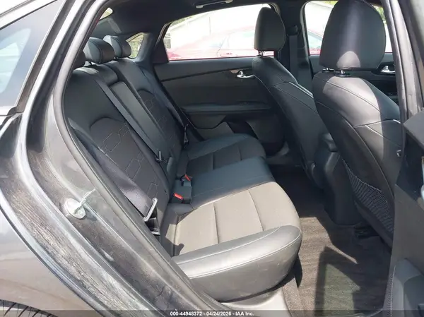3KPF54AD9RE714475 2024 KIA FORTE - Image 8