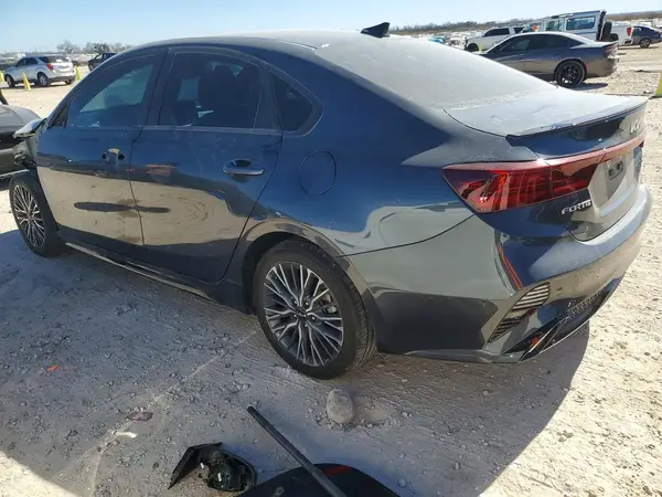 3KPF54AD9RE714606 2024 KIA FORTE - Image 2