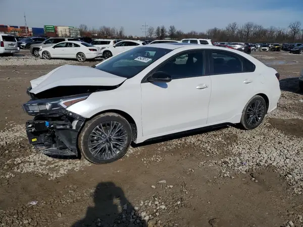 3KPF54AD9RE726447 2024 KIA FORTE - Image 1