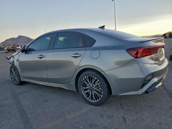 3KPF54AD9RE727369 2024 KIA FORTE - Image 2