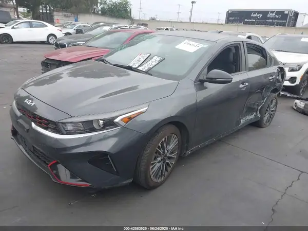 3KPF54AD9RE729669 2024 KIA FORTE - Image 2