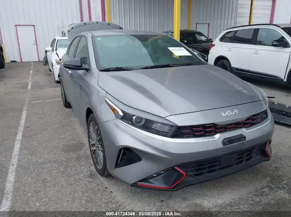 3KPF54AD9RE731843 2024 KIA FORTE - Image 1