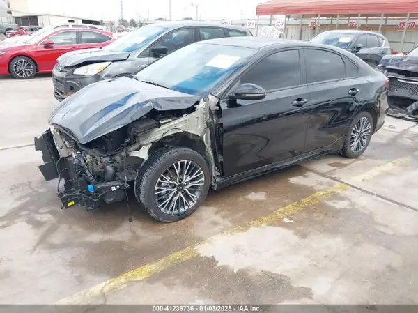 3KPF54AD9RE732846 2024 KIA FORTE - Image 2