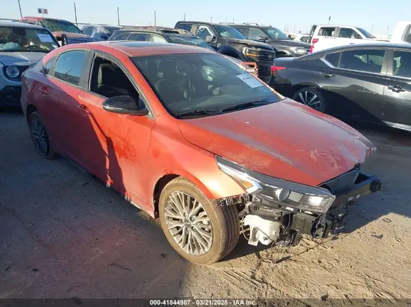 3KPF54AD9RE735469 2024 KIA FORTE - Image 1