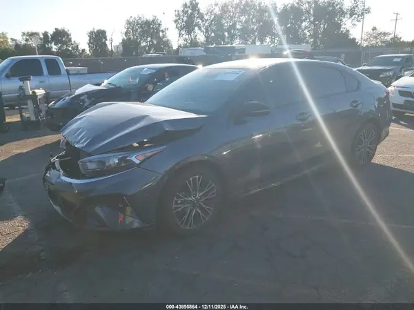 3KPF54AD9RE737982 2024 KIA FORTE - Image 2