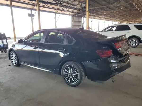 3KPF54AD9RE738114 2024 KIA FORTE - Image 2