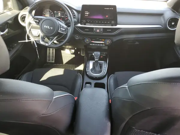 3KPF54AD9RE759643 2024 KIA FORTE - Image 8