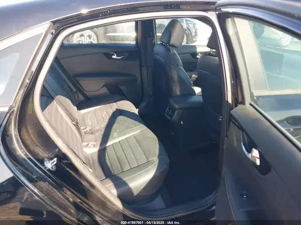 3KPF54AD9RE794408 2024 KIA FORTE - Image 8