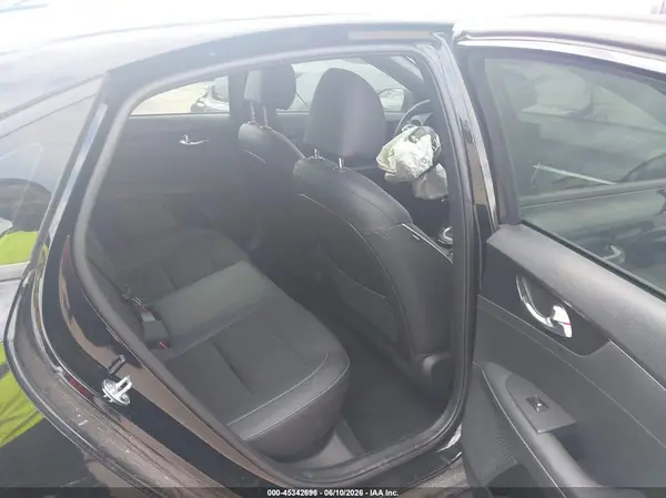 3KPF54AD9RE796109 2024 KIA FORTE - Image 8