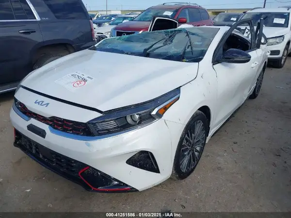 3KPF54AD9RE804192 2024 KIA FORTE - Image 2