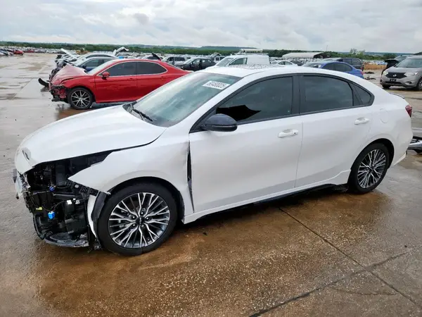 3KPF54AD9RE805343 2024 KIA FORTE - Image 1