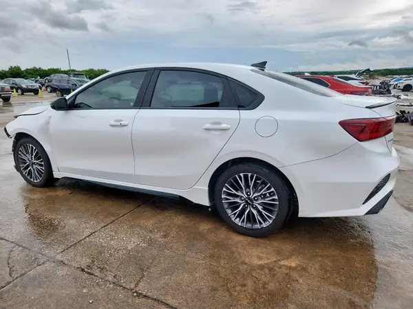 3KPF54AD9RE805343 2024 KIA FORTE - Image 2