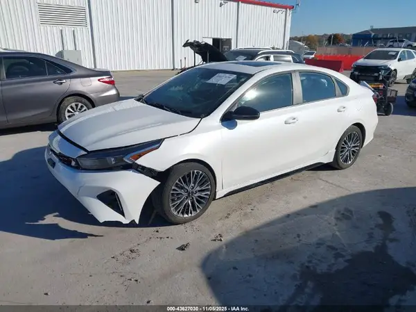 3KPF54AD9RE807125 2024 KIA FORTE - Image 2