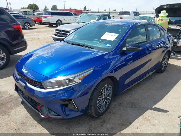 3KPF54AD9RE807478 2024 KIA FORTE - Image 2