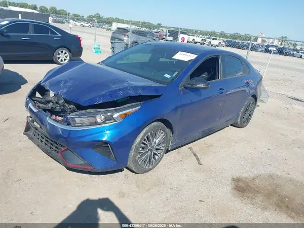 3KPF54AD9RE811529 2024 KIA FORTE - Image 2