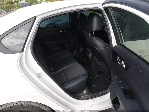 3KPF54AD9RE812180 2024 KIA FORTE - Image 8