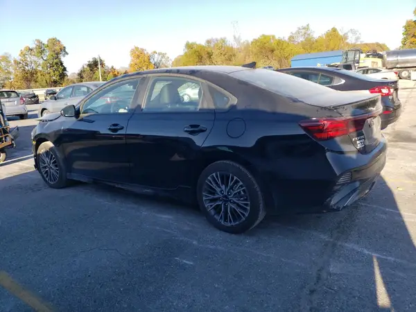 3KPF54AD9RE829853 2024 KIA FORTE - Image 2