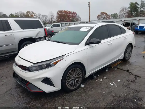 3KPF54AD9RE829884 2024 KIA FORTE - Image 2