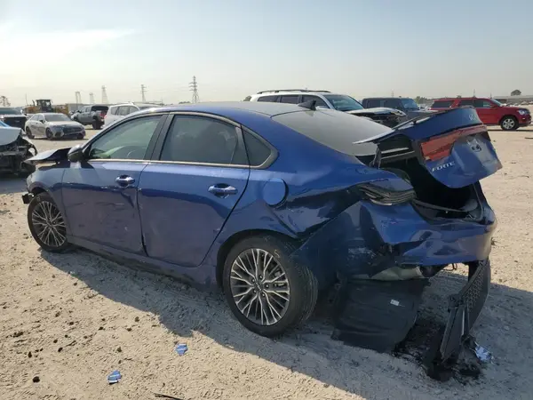 3KPF54AD9RE832011 2024 KIA FORTE - Image 2