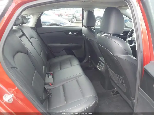 3KPF54ADXKE084309 2019 KIA FORTE - Image 8