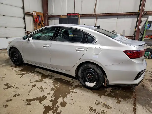 3KPF54ADXKE112481 2019 KIA FORTE - Image 2