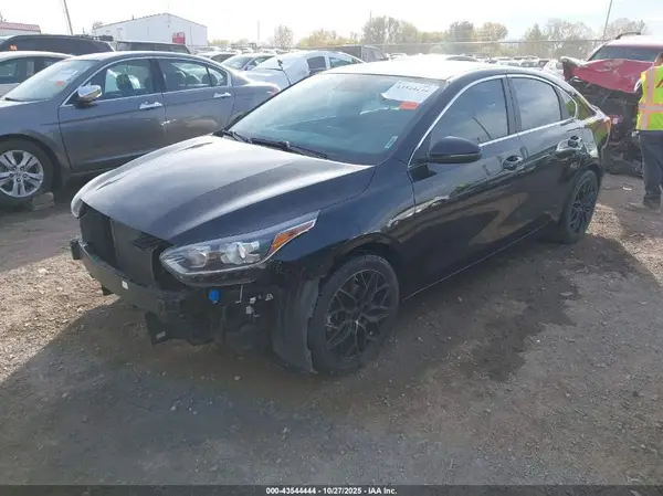 3KPF54ADXME405204 2021 KIA FORTE - Image 2