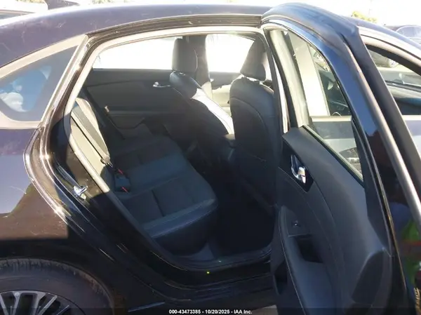 3KPF54ADXNE426118 2022 KIA FORTE - Image 8