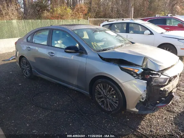 3KPF54ADXNE477859 2022 KIA FORTE - Image 1