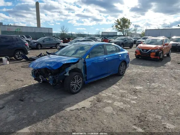 3KPF54ADXNE491566 2022 KIA FORTE - Image 2