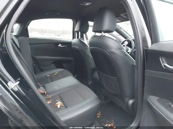 3KPF54ADXPE515688 2023 KIA FORTE - Image 8