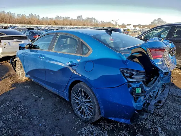 3KPF54ADXPE520275 2023 KIA FORTE - Image 2