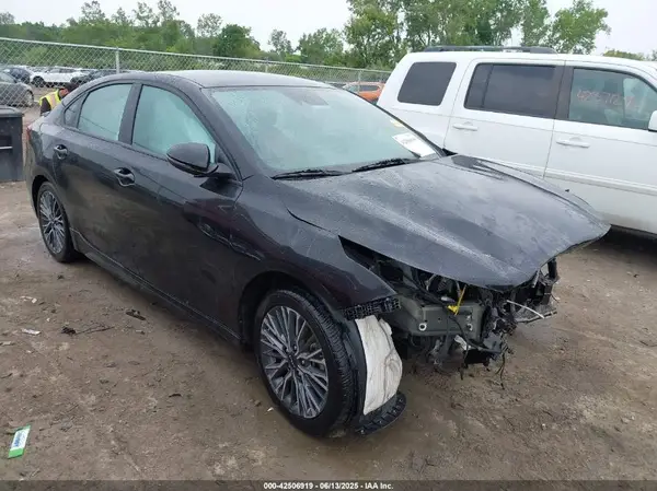 3KPF54ADXPE530059 2023 KIA FORTE - Image 1