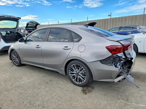 3KPF54ADXPE550490 2023 KIA FORTE - Image 2