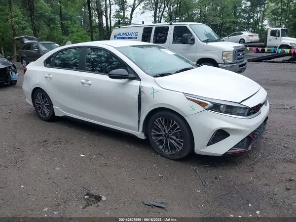 3KPF54ADXPE563269 2023 KIA FORTE - Image 1