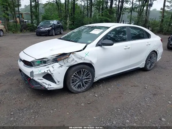 3KPF54ADXPE563269 2023 KIA FORTE - Image 2
