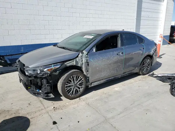 3KPF54ADXPE568195 2023 KIA FORTE - Image 1