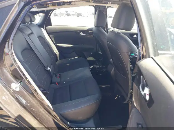 3KPF54ADXPE578239 2023 KIA FORTE - Image 8