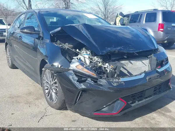 3KPF54ADXPE580248 2023 KIA FORTE - Image 1