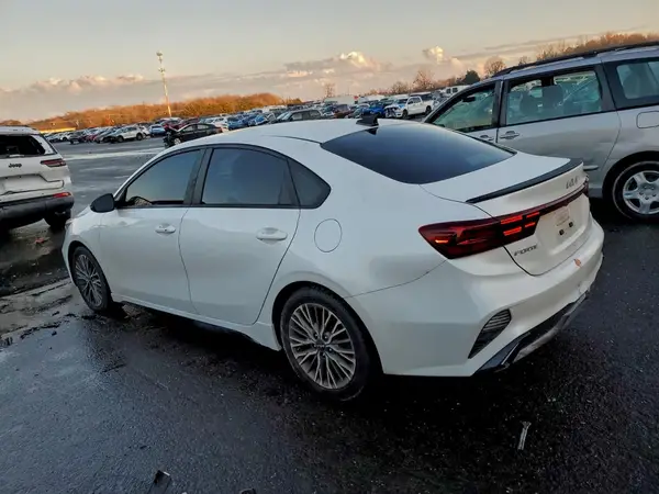 3KPF54ADXPE587328 2023 KIA FORTE - Image 2