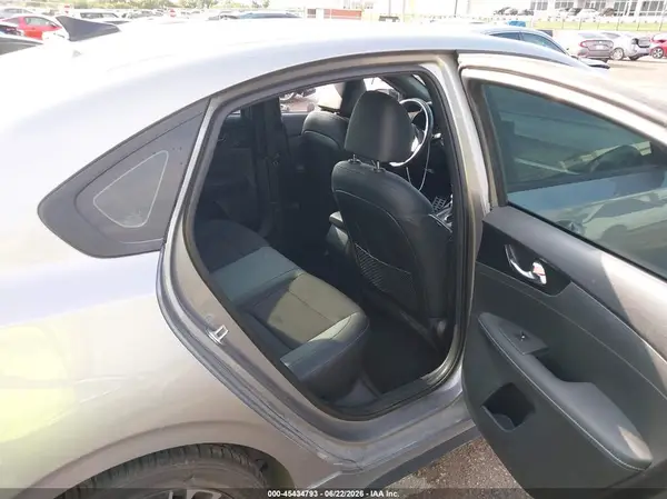 3KPF54ADXPE594425 2023 KIA FORTE - Image 8