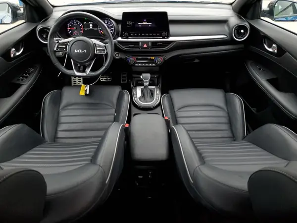 3KPF54ADXPE597504 2023 KIA FORTE - Image 8