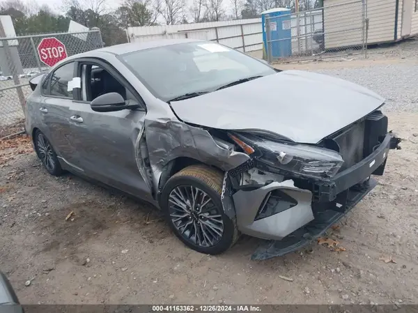 3KPF54ADXPE615323 2023 KIA FORTE - Image 1