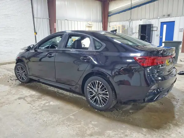 3KPF54ADXPE615564 2023 KIA FORTE - Image 2