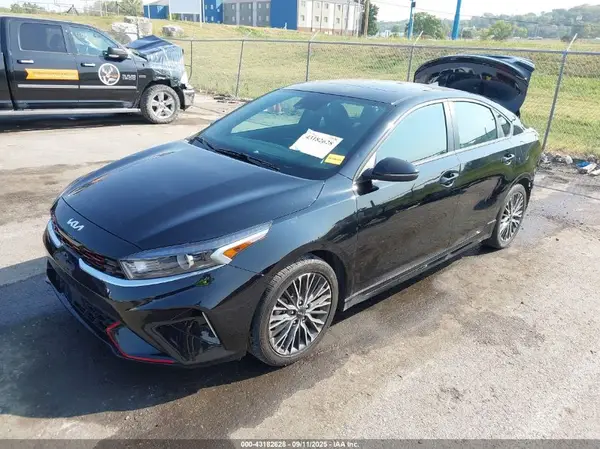 3KPF54ADXPE618660 2023 KIA FORTE - Image 2