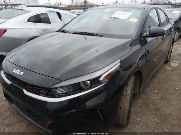 3KPF54ADXPE621123 2023 KIA FORTE - Image 2